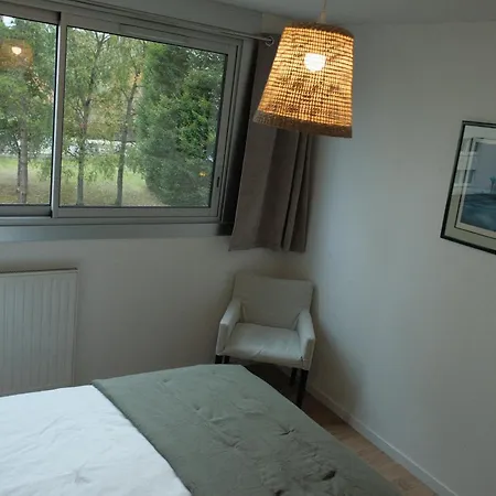 Aux Trompettes Violettes *