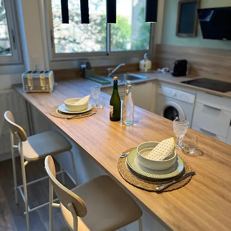 Appartement Aux Trompettes Violettes *